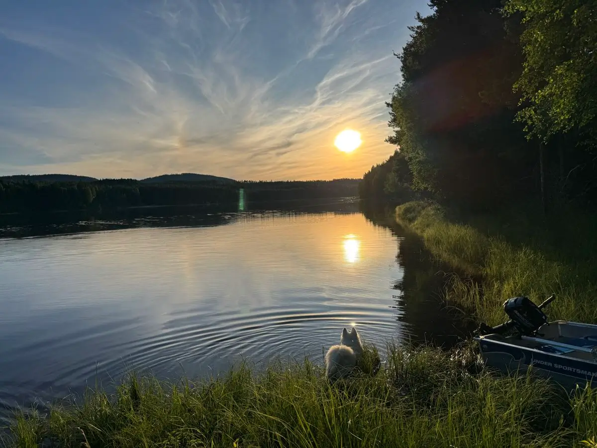 Lappland-Fluss-Sonnenuntergang